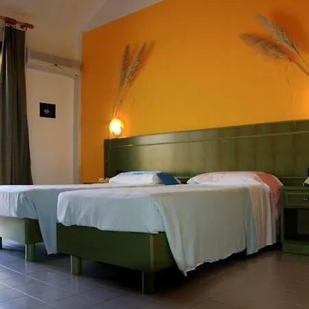Club Esse Le Tonnare Hotel 4*